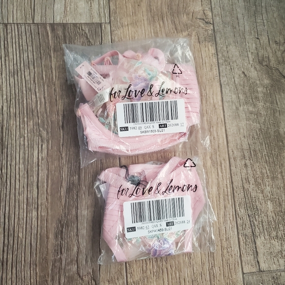 NWT For Love & Lemons Pastel Watercolor Rose Set - Picture 7 of 12